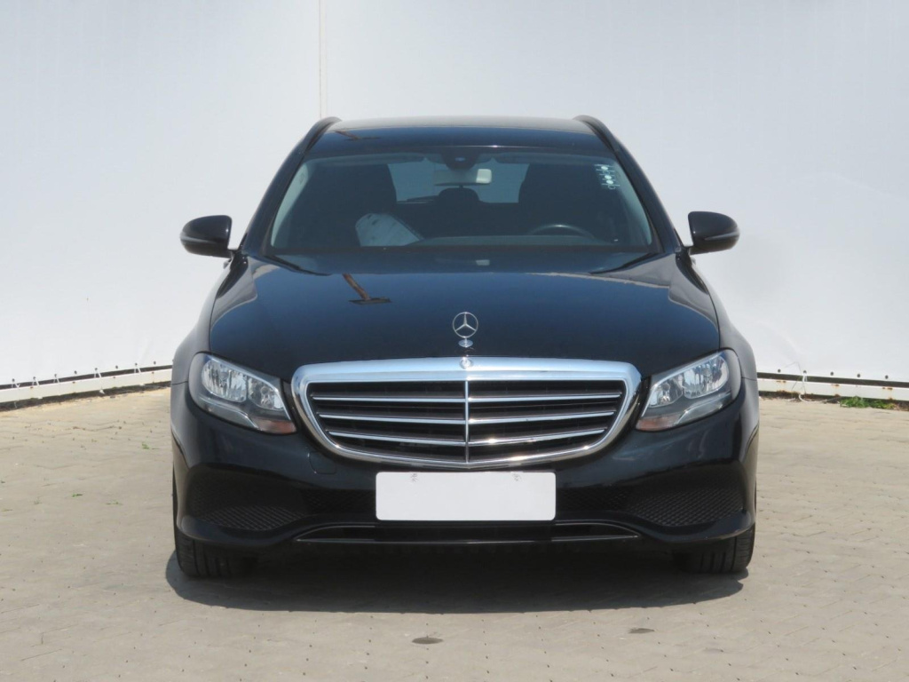 Mercedes-Benz E