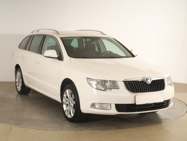 Škoda Superb, 2011