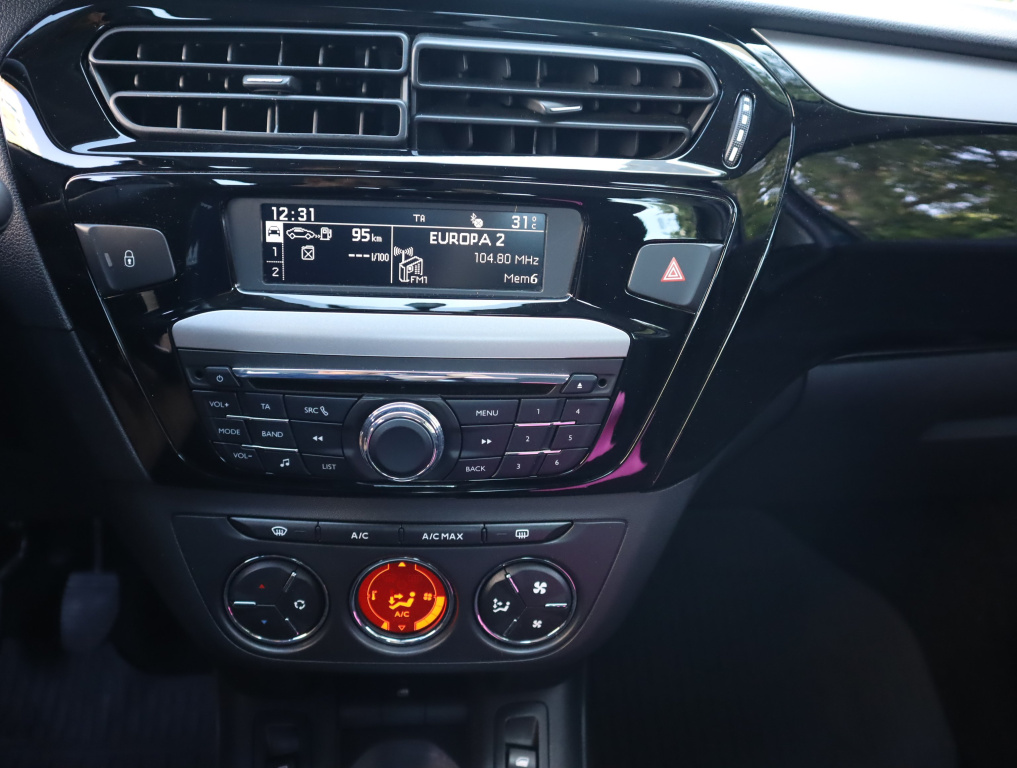 Peugeot 301