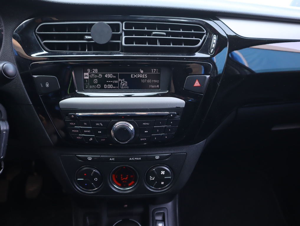 Peugeot 301