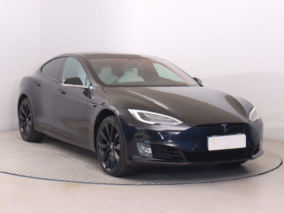 Tesla Model S - 2018