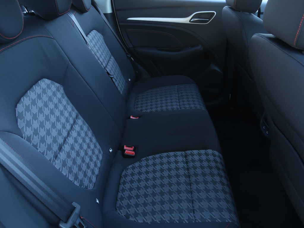 MG ZS SUV