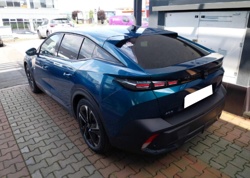 Peugeot 408