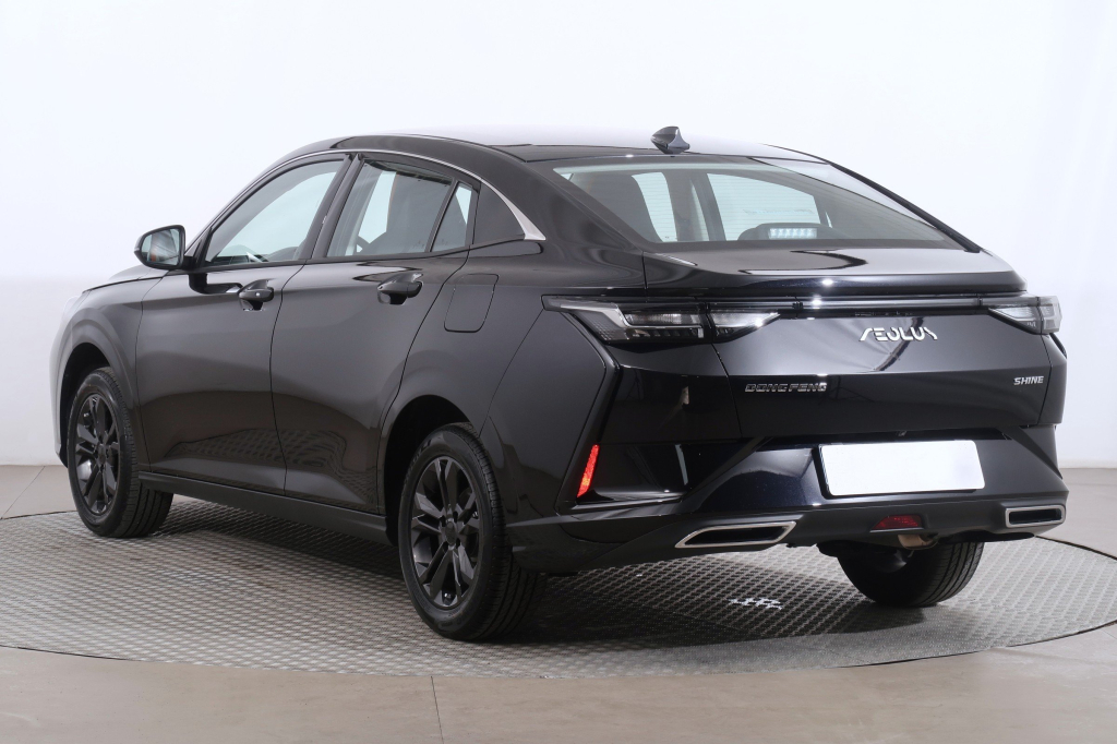 Dongfeng Shine