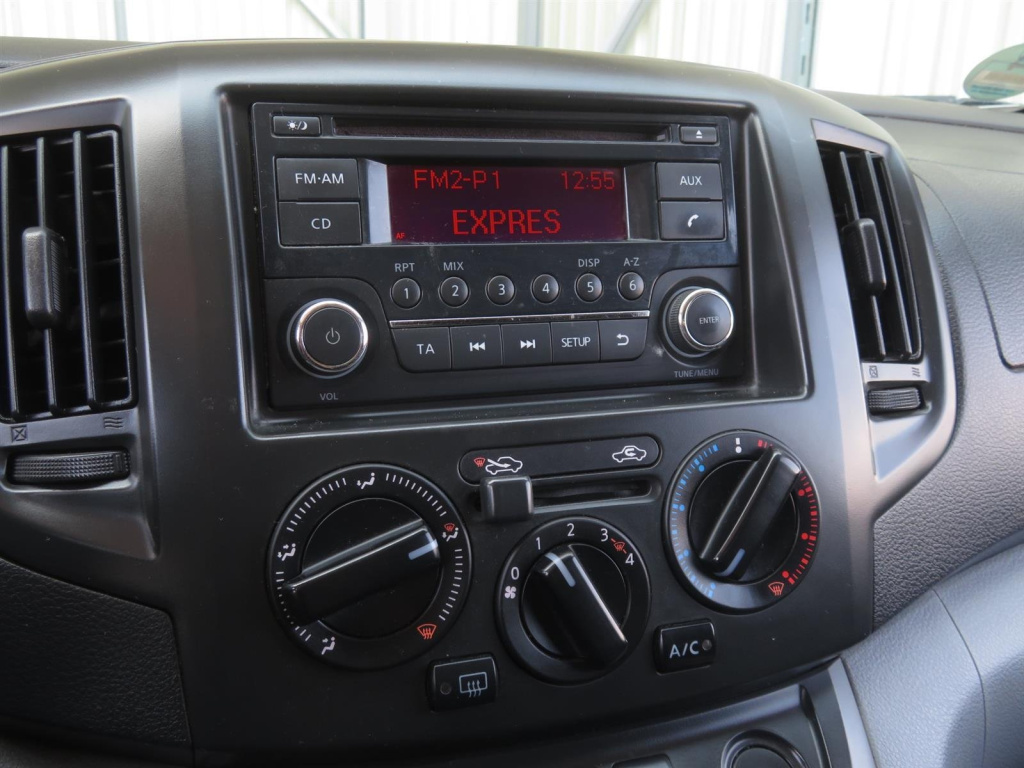 Nissan NV200