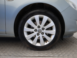 Opel Astra 2011