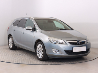 Opel Astra, 2011