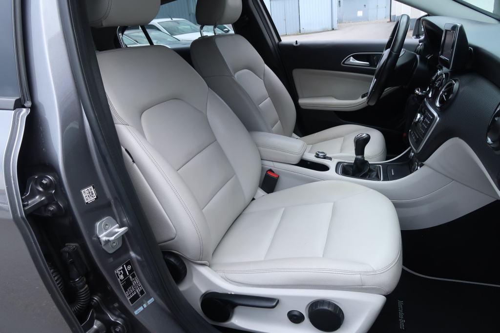 Mercedes-Benz A