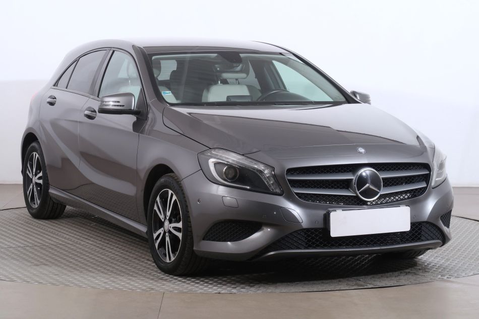 Mercedes-Benz A - 2015