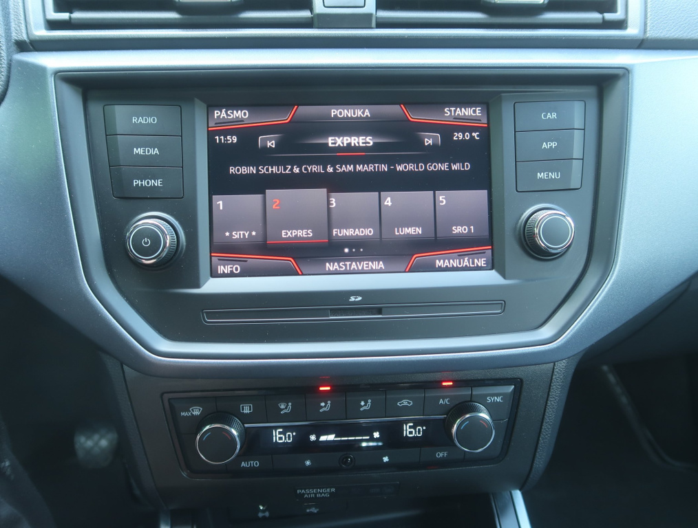 Seat Arona