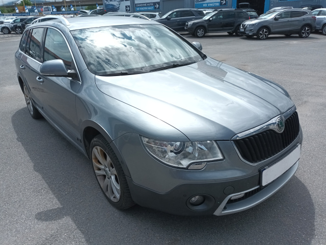 Škoda Superb 2012