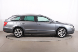 Škoda Superb 2012
