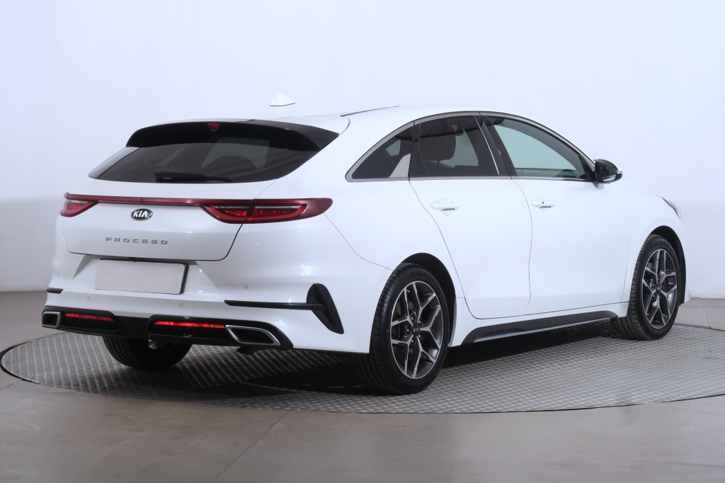 Kia ProCeed