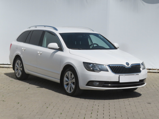 Škoda Superb 2015