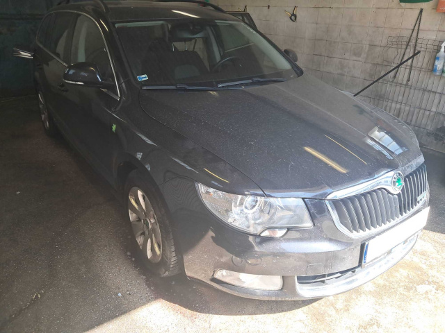 Škoda Superb 2012