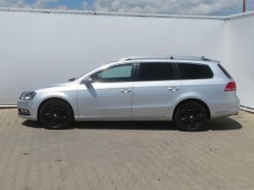 Volkswagen Passat - 2011