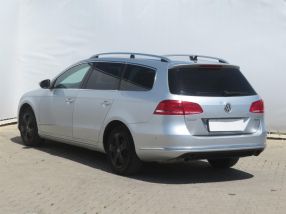 Volkswagen Passat - 2011