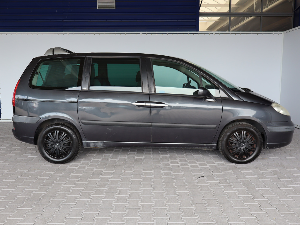Peugeot 807