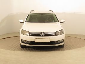 Volkswagen Passat - 2011