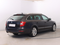 Škoda Superb 2010