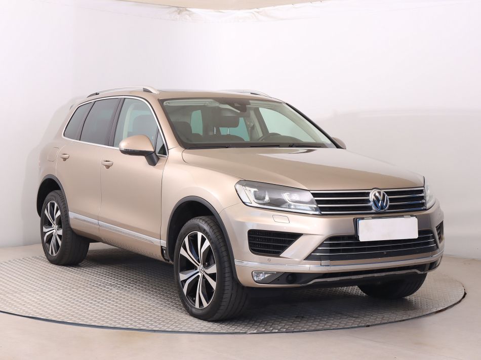 Volkswagen Touareg - 2015