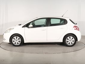 Peugeot 208 - 2015