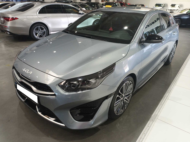 Kia ProCeed 2023