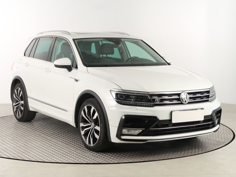 Volkswagen Tiguan - 2016