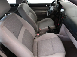Volkswagen Golf 2003