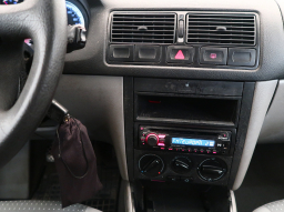 Volkswagen Golf 2003
