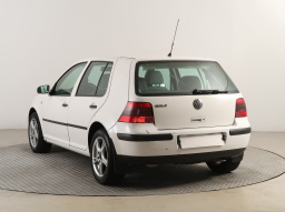 Volkswagen Golf 2003