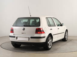 Volkswagen Golf 2003