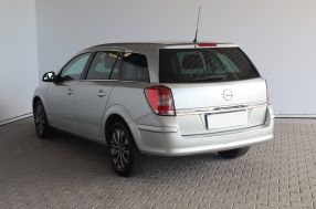Opel Astra - 2010