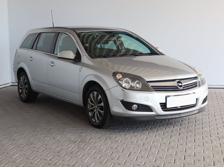 Opel Astra - 2010