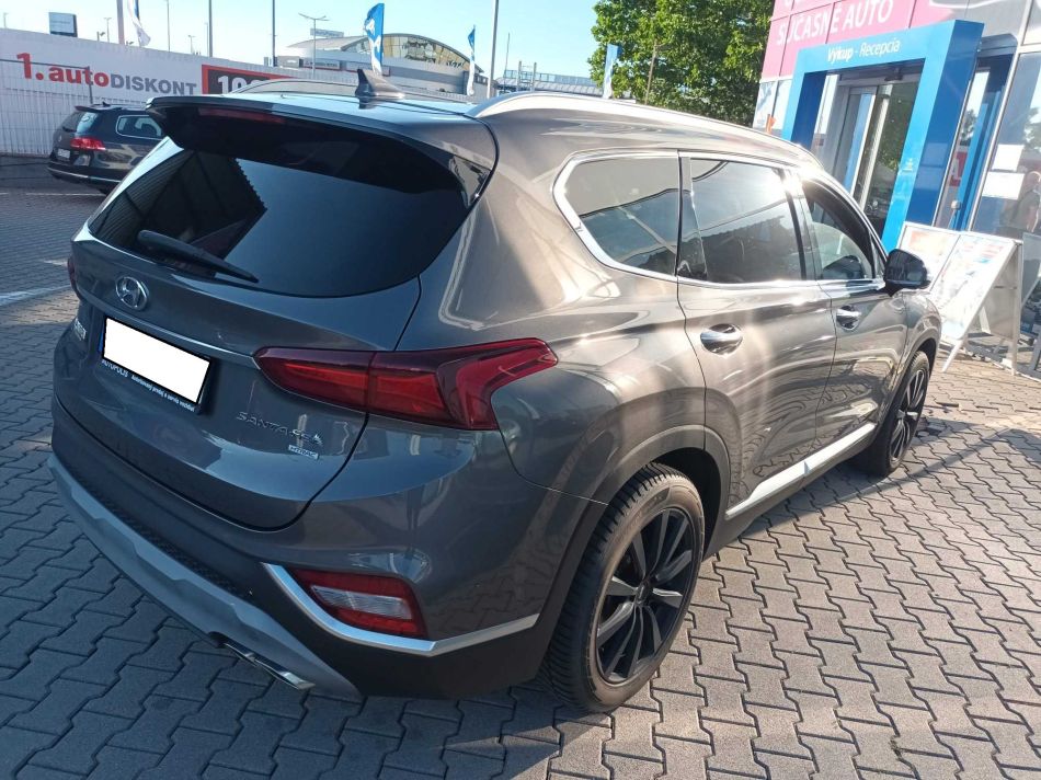 Hyundai Santa Fe - 2020