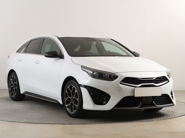Kia ProCeed 2023