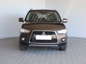 Mitsubishi Outlander - 2010