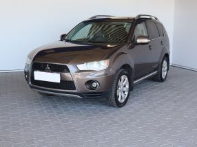 Mitsubishi Outlander - 2010