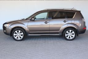 Mitsubishi Outlander - 2010