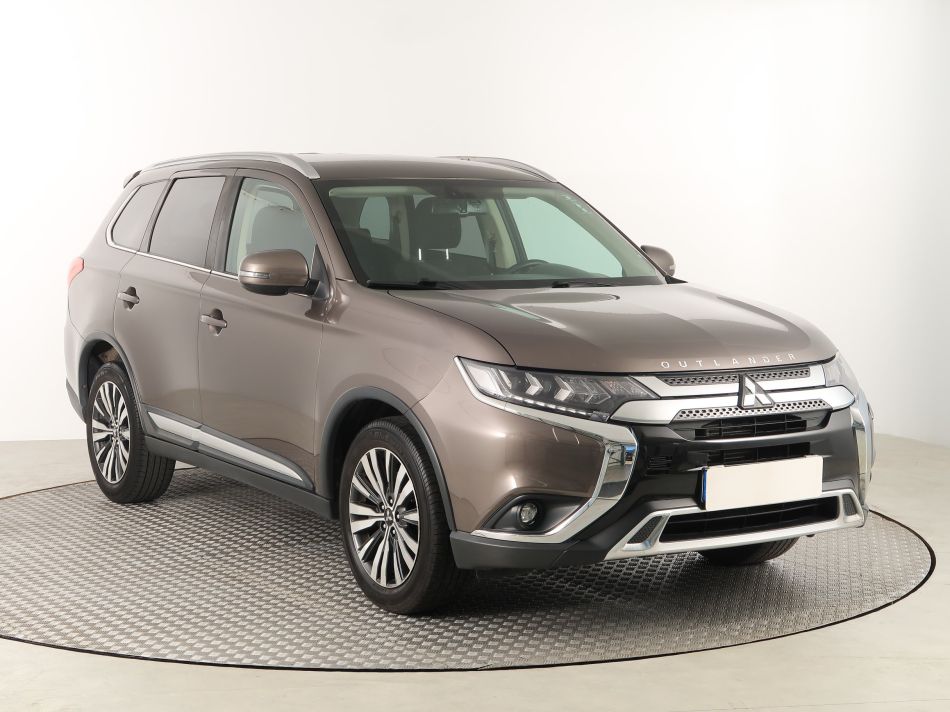 Mitsubishi Outlander - 2019