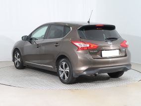 Nissan Pulsar - 2015