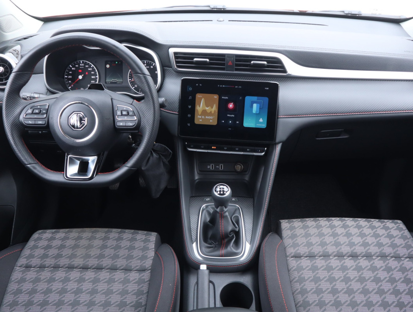 MG ZS SUV, 2025