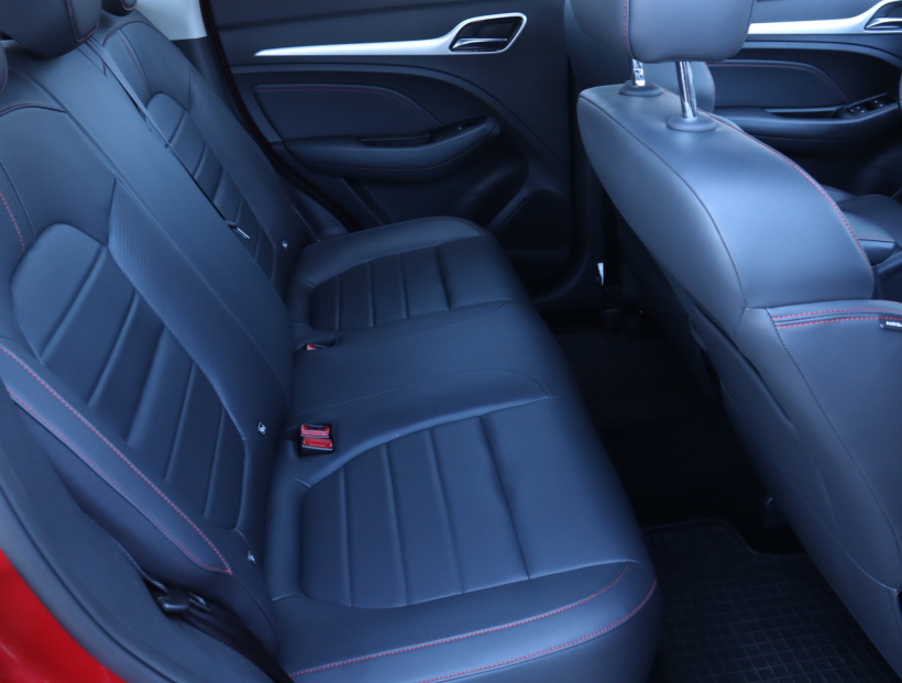 MG ZS SUV, 2025