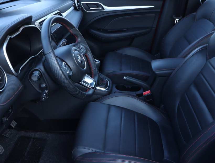 MG ZS SUV, 2025
