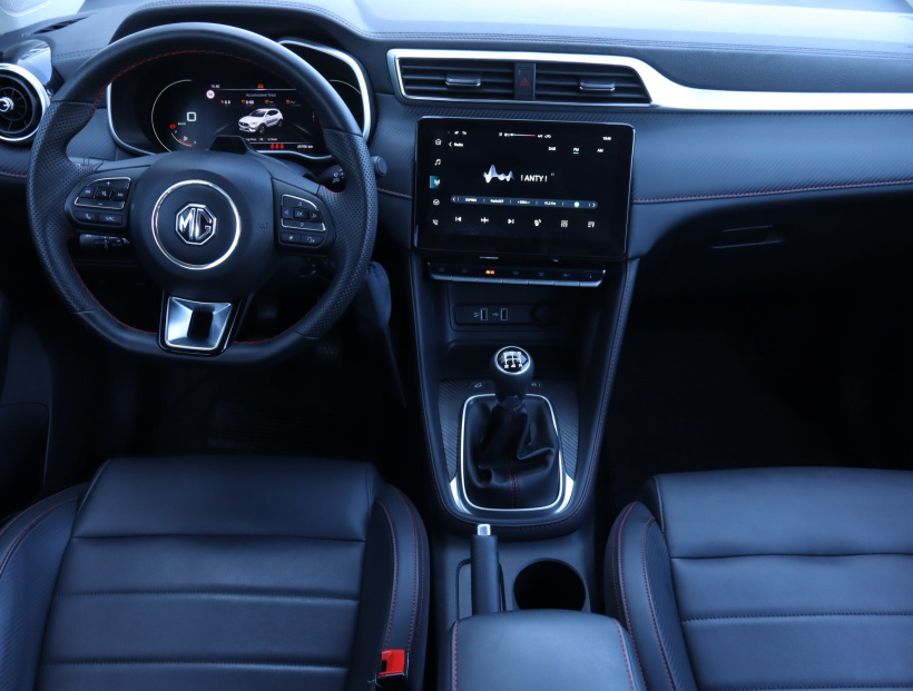 MG ZS SUV, 2025