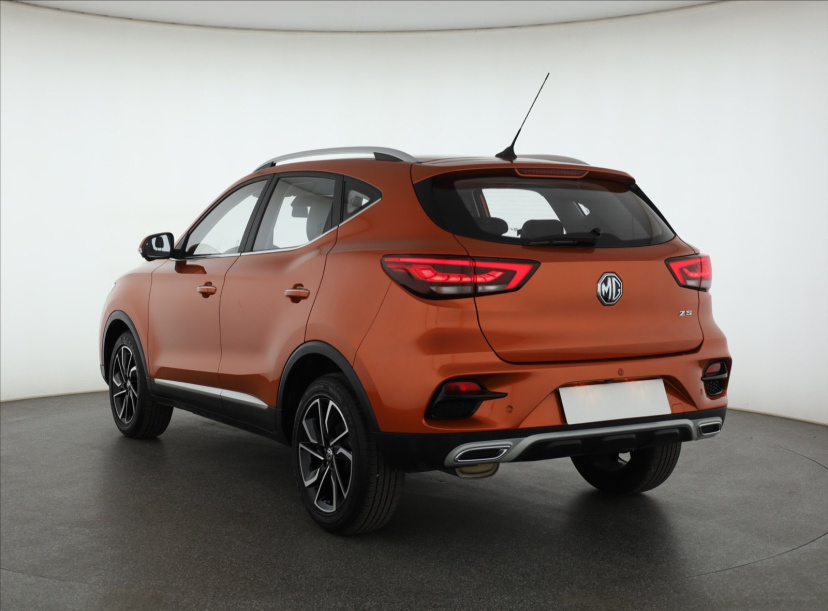 MG ZS SUV, 2025
