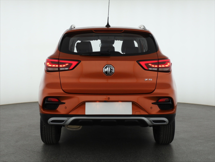 MG ZS SUV, 2025