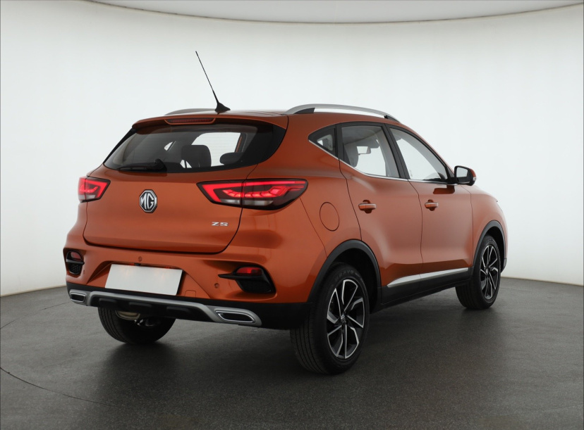 MG ZS SUV, 2025