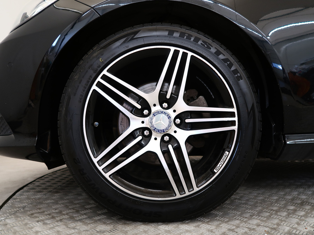 Mercedes-Benz E