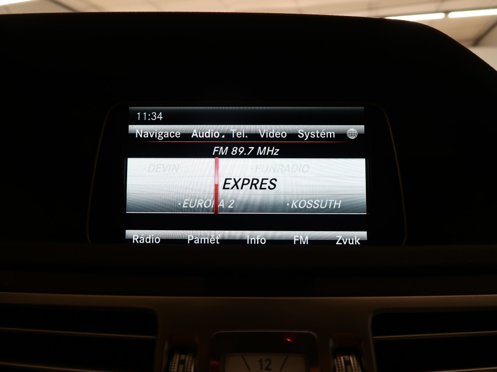 Mercedes-Benz E
